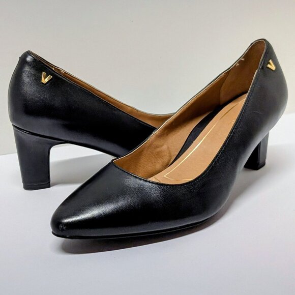 Vionic Madison Mia Leather Block Heel Pumps in Black - Picture 4 of 16